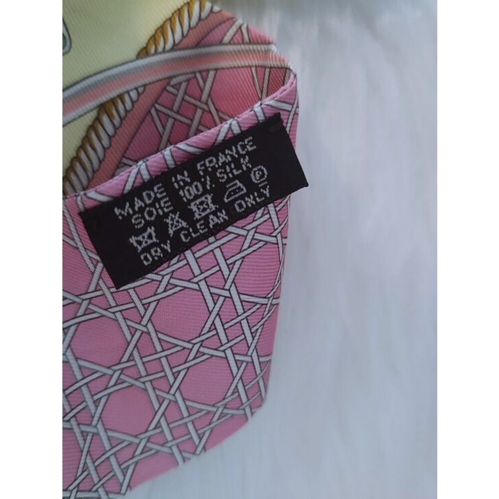 Hermes twilly Les Voitures a Transformation silk w/box & ribbon - Picture 3 of 6